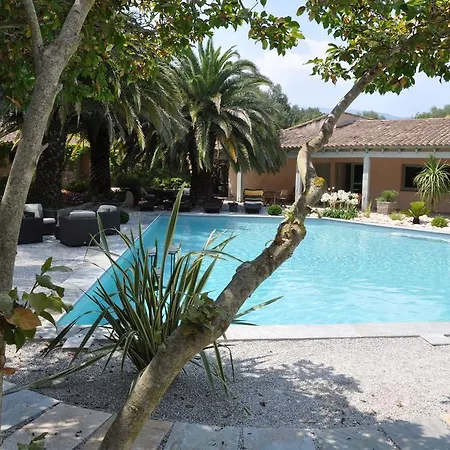 Hotel La Riviere 3*